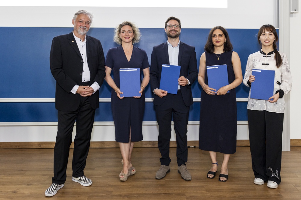 Überreichung der Promotionsurkunden