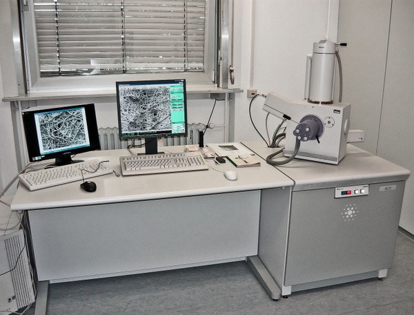 7 SEM Philips FEI XL30.jpg ...