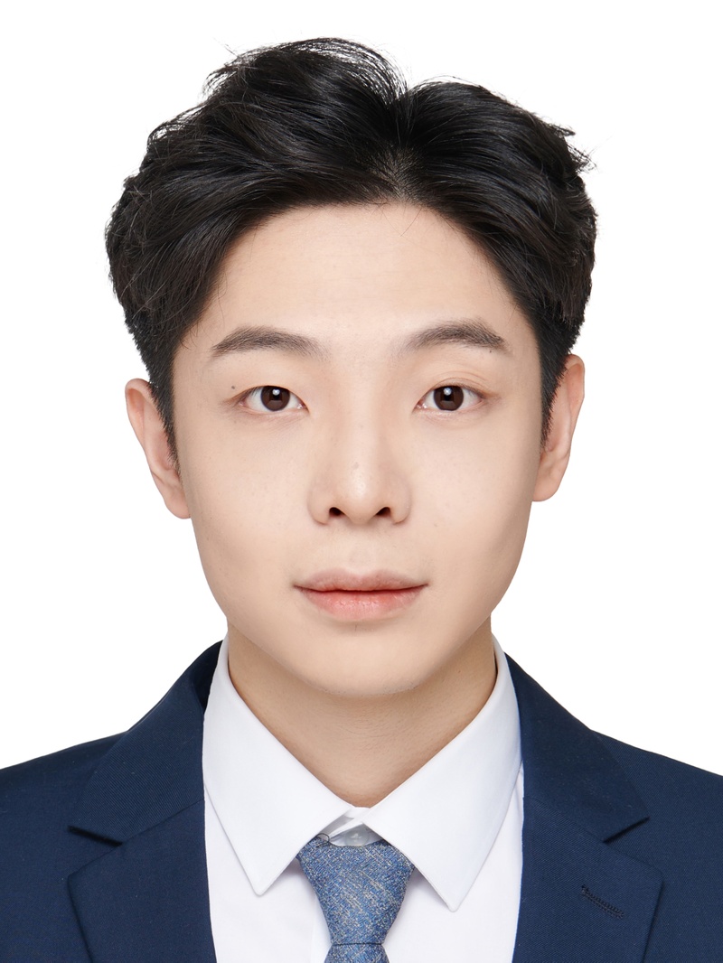 Wenzheng Ding-Photo.jpg