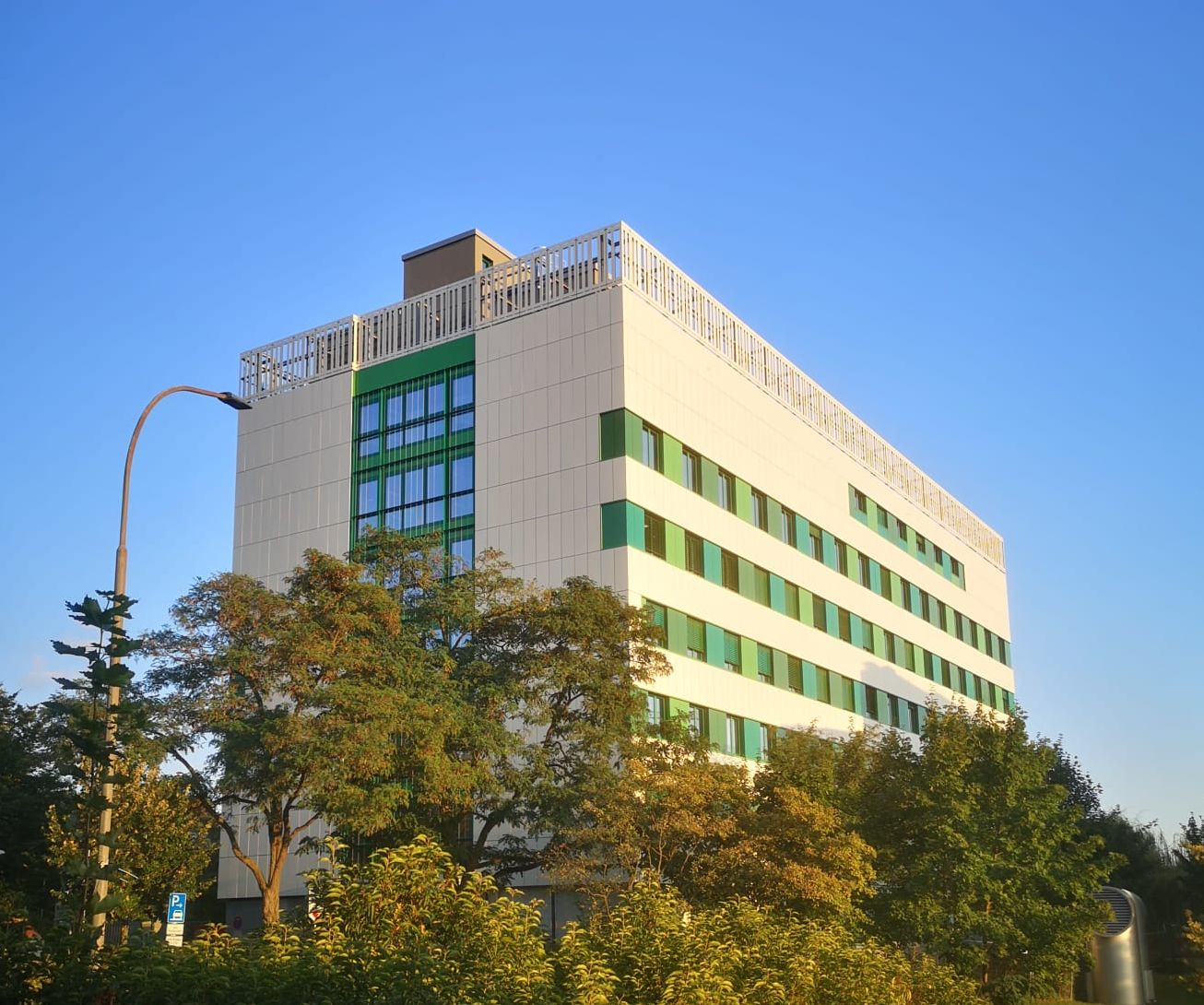 Institut_neu1.jpg