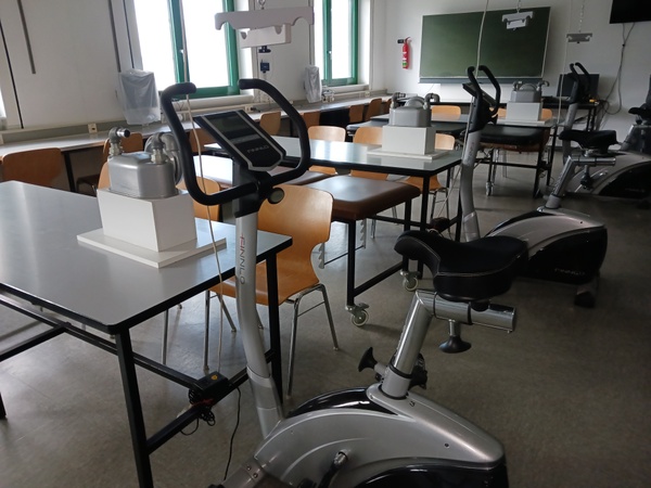 Fahrradergometer-Leistungsphysio-quer.jpg ...