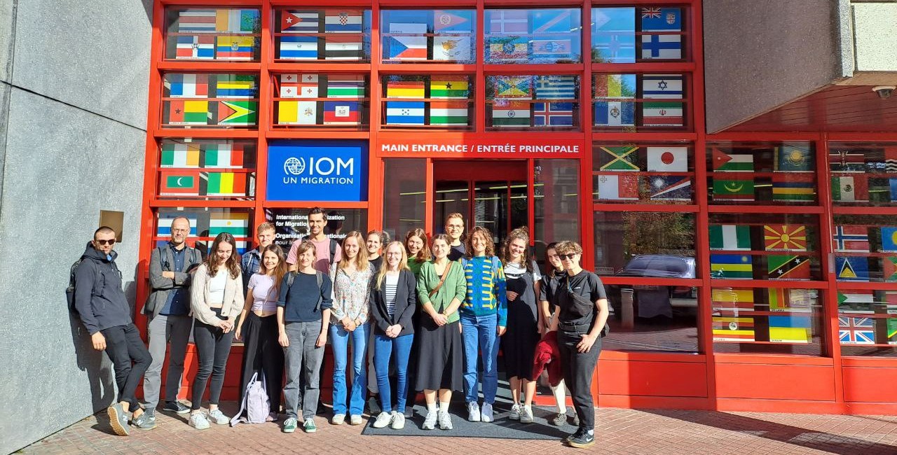 Exkursion Genf Gruppenfoto IOM 11.-14.10.2023.jpg