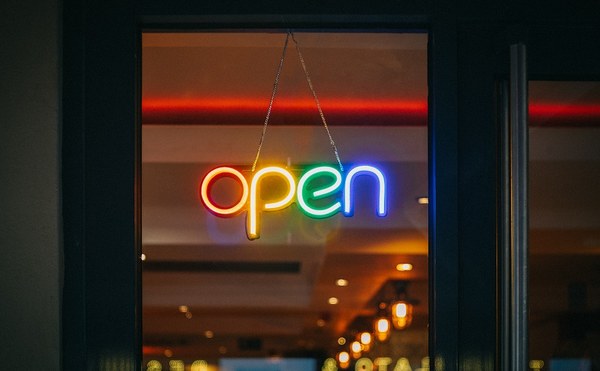 Ziergrafik "Open" - Beratung zu digitaler Barrierefreiheit und Inklusion in der IT - Zur Website