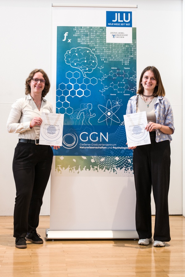 Die Gewinnerinnen der GGN Early Career Awards 2024: Jana Zorn, Mira Schwarz, es fehlt Dr. Anja Bielefeld