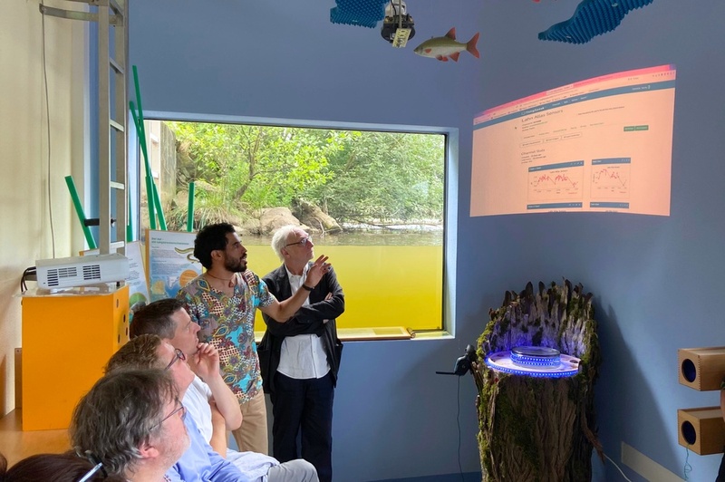 Olivaz explaining how the sensors in the Lahn feeds real-time data to the Avatar © Belsoff.jpeg