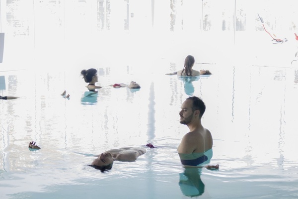 Floating exercises at Giessener Bäder © Bauer.jpeg