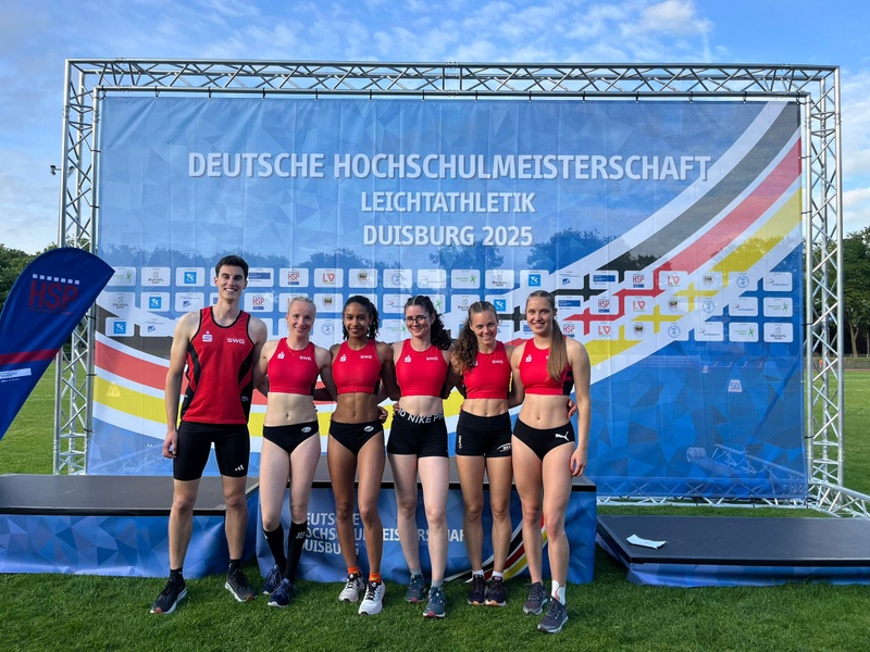 Gruppenbild mit v.l. Lennart Wehrum, Inga Lene Schneider, Amanda Ratuschny, Annabelle Will, Kathrin Sigel, Marie Kohrmann (Foto: Amanda Ratuschny)