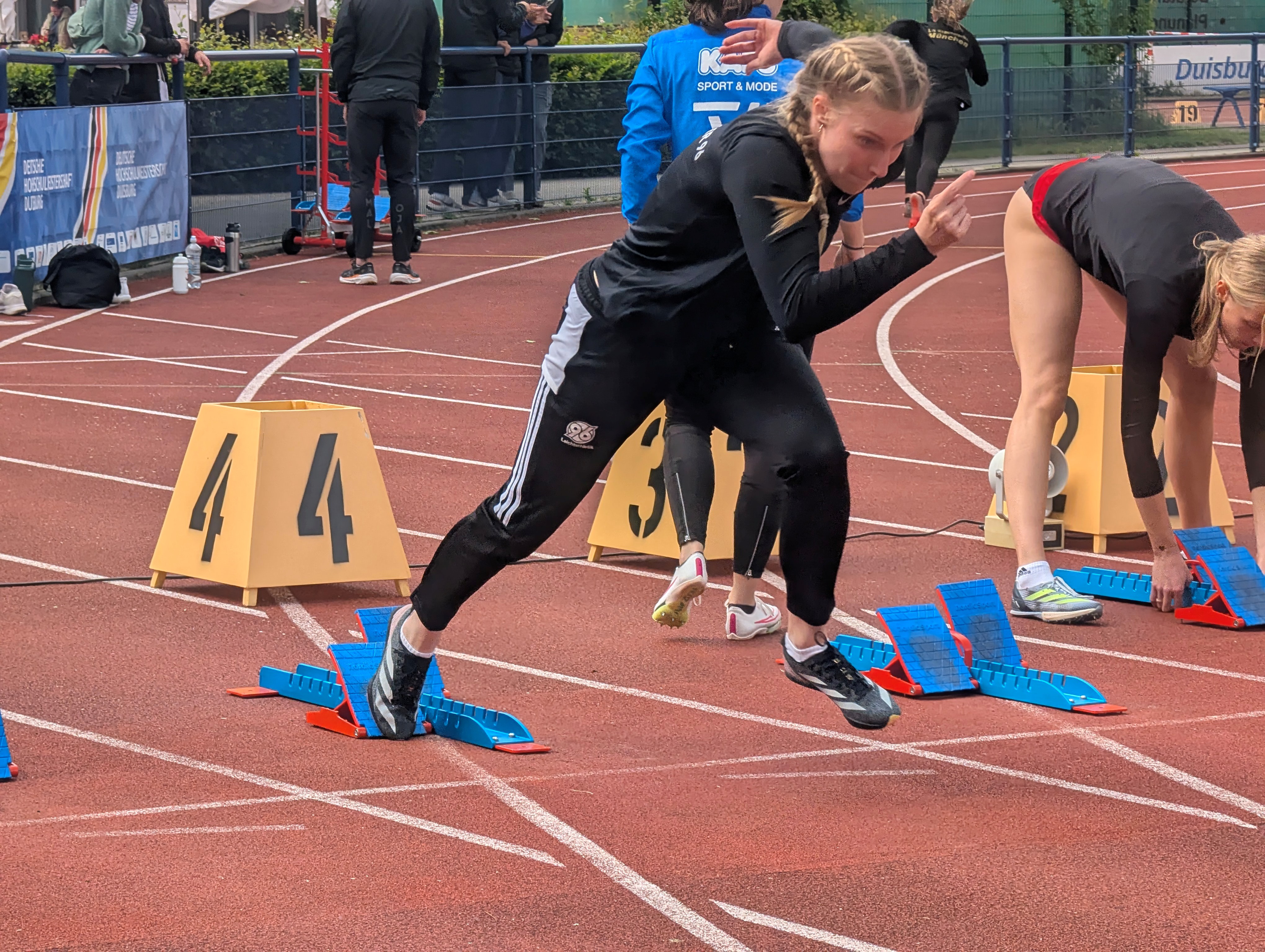 Michelle Aulbert beim 100m Hürdenlauf (Foto: Michelle Aulbert)
