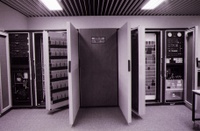 Neubau des HRZs von Innen; CPU Cyber 174