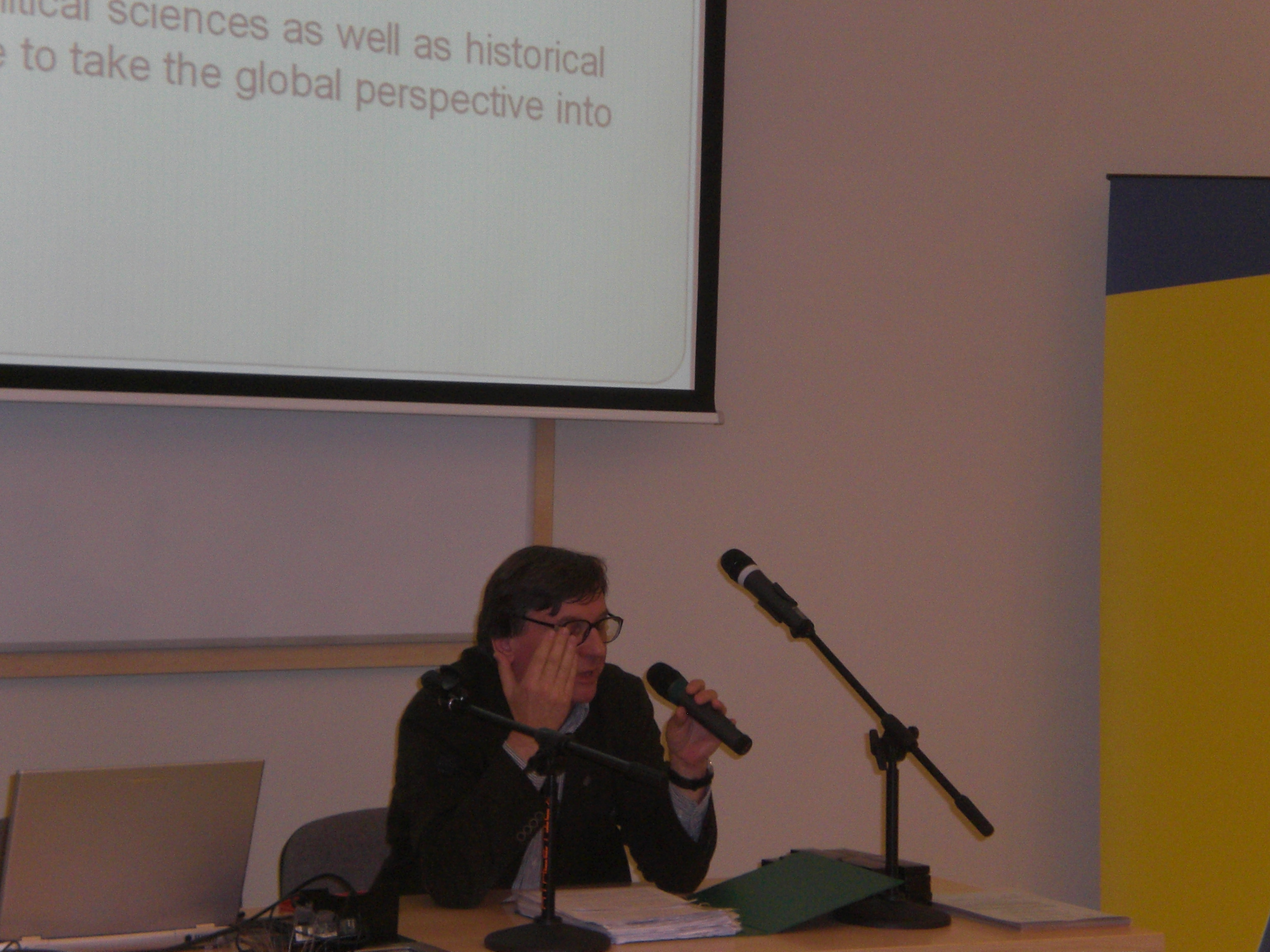 Prof. Konopacki delivering his Evening Lecture