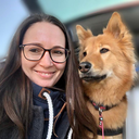 Portrait der Projekleiterin. Zu sehen ist TÄ Antonia Giebel.
