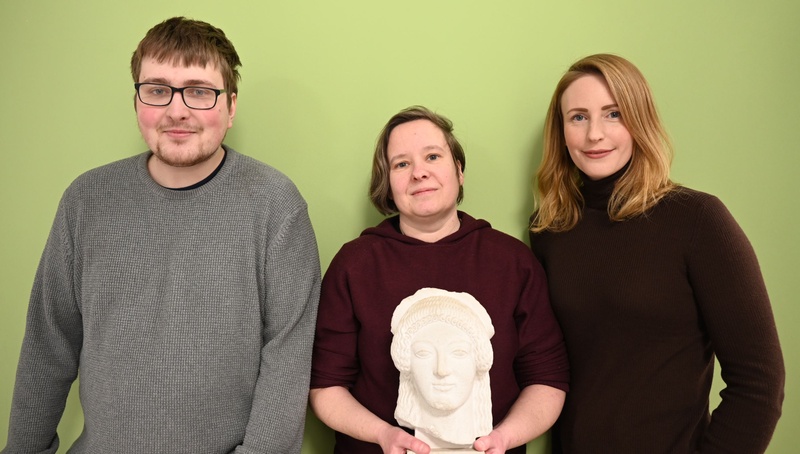 Gruppenbild des Projektteams. Zu sehen sind Tobias Jung, Michaela Stark und Claudia Schmieder