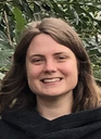 Portrait der Projektleiterin. Zu sehen ist Rieke Ammoneit