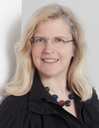 Portrait der Projektleitung. Zu sehen ist Professorin Doktor Christiane Hermann
