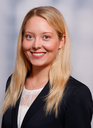 Portait der Projektmitarbeiterin. Zu sehen ist Fabienne Herrmann