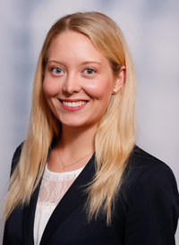 Portait der Projektmitarbeiterin. Zu sehen ist Fabienne Herrmann