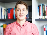 Portrait des Projektmitarbeiters. Zu sehen ist Doktor Philipp Kleer