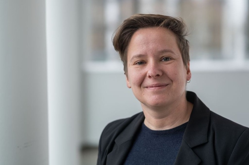 Portrait der Projektleiterin. Zu sehen ist Doktor Michaela Stark