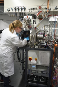DünE - Ionenstrahl-Sputteranlage (AG Janek)