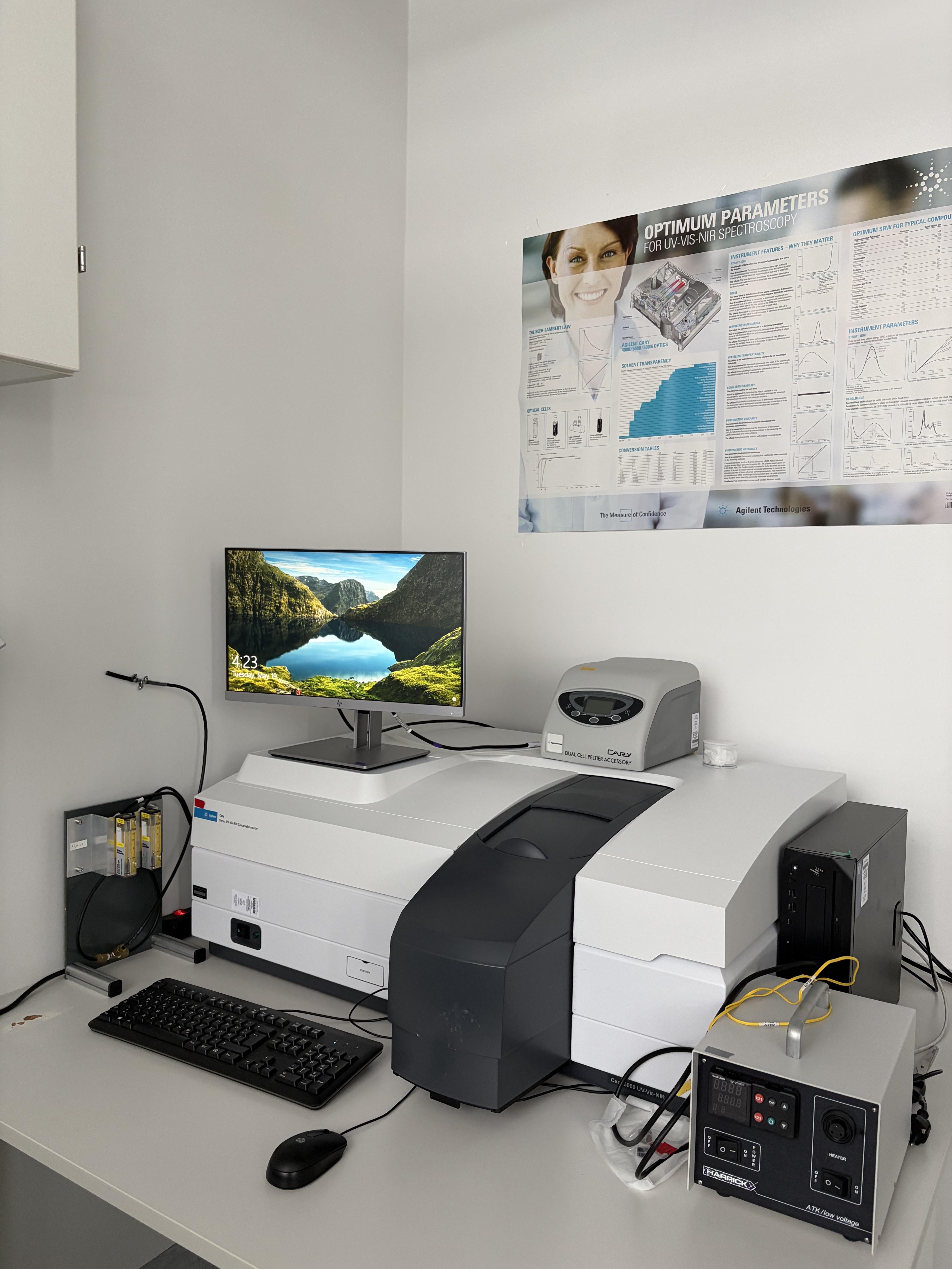 OpuS - Spektralphotometer UV-Vis-NIR Agilent