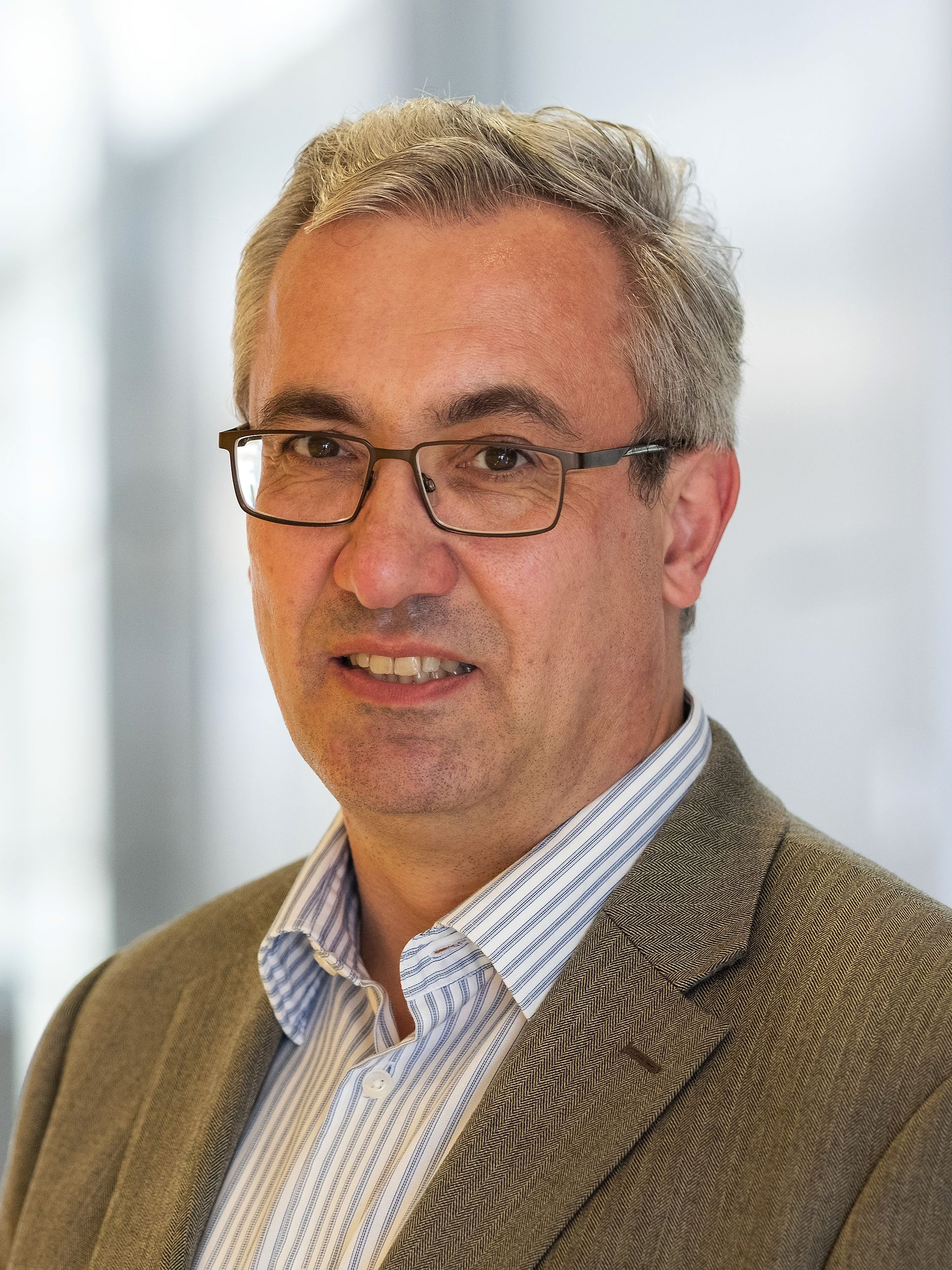 Portraitfoto Peter J. Klar