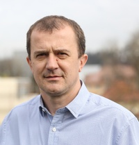 R. Dominko