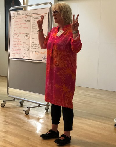 Finger-Yoga mit Petra Dietz.jpg