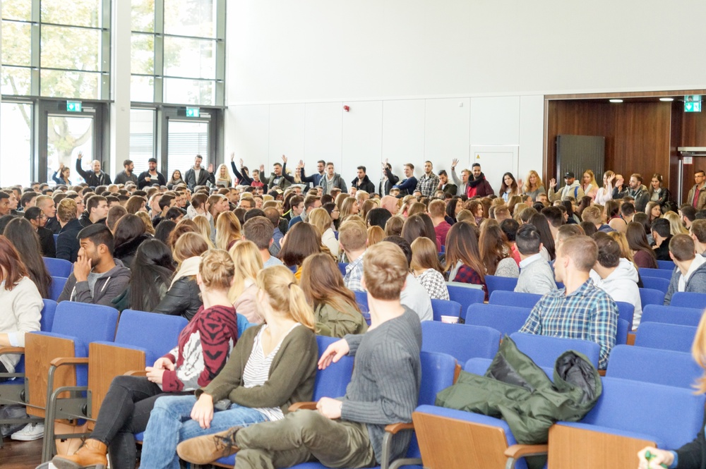 Begrüßung im Fachbereich 02 | Bild: B. Kahl/JLU