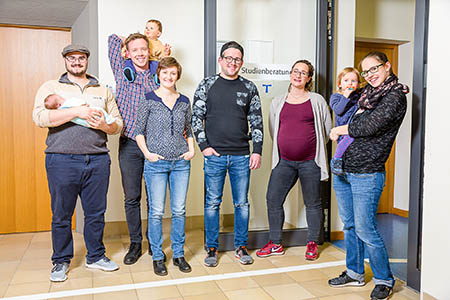 Studierende mit Kindern in der Beratung der ZSB | Bild: www.andreas-bender.de/ZSB