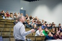 Interessierte beim HIT-Vortrag