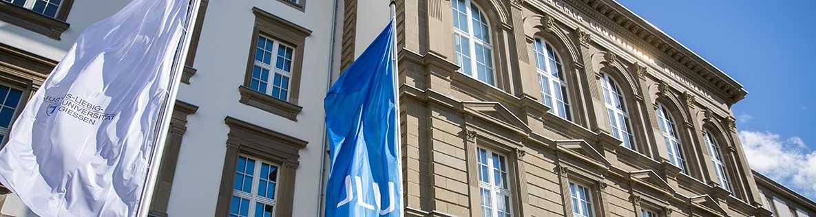 Hauptbebäude