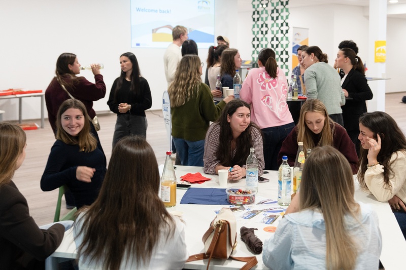 PM62-26 EUPeace_Besuch aus Limoges_Studierende_FotoWegst.jpg