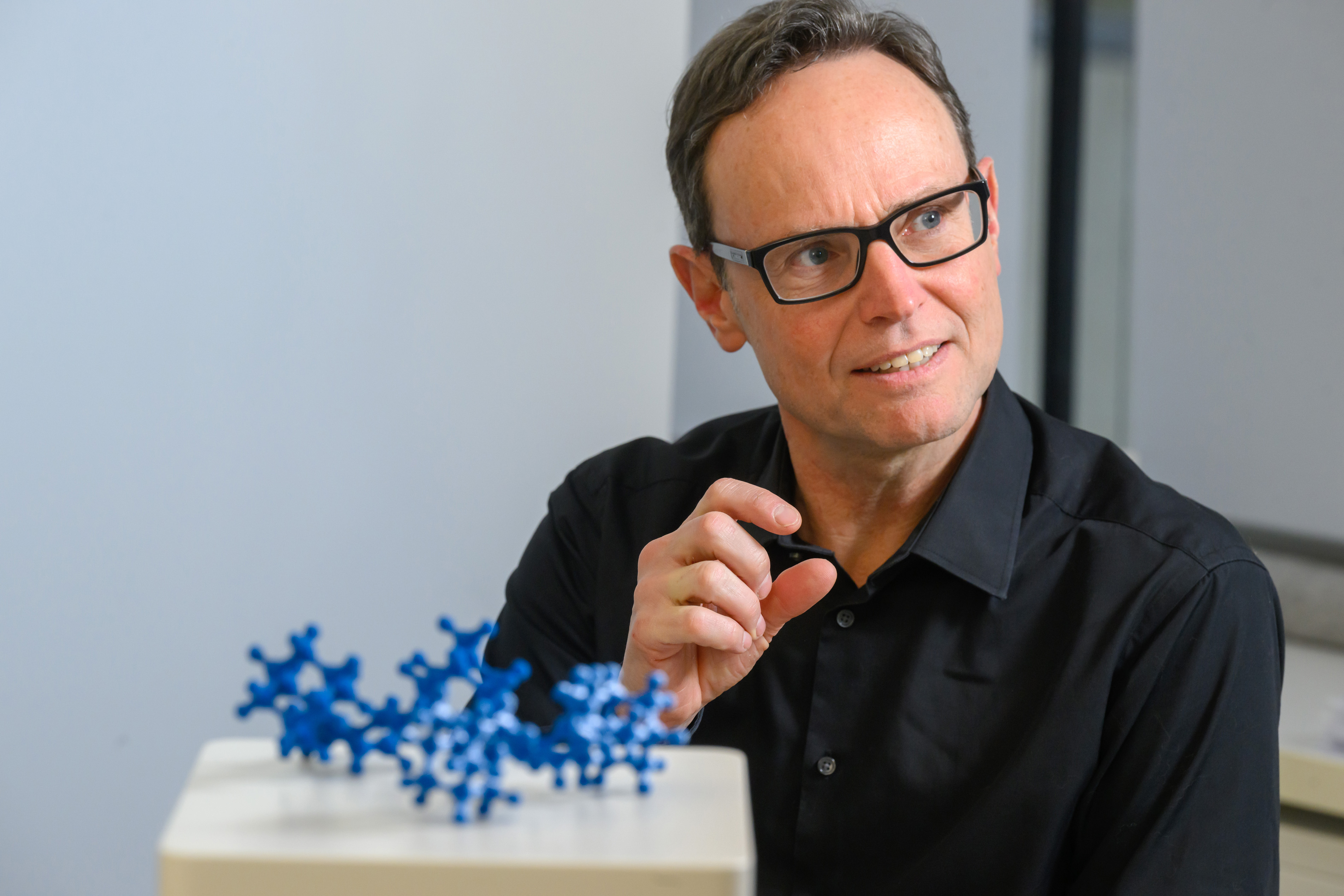 Prof. Dr. Peter R. Schreiner