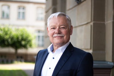 Prof. Jürgen Lohmeyer Wechsel an der Spitze des Dekanats Medizin der JLU: Prof. Jürgen Lohmeyer wird am 1. Oktober das Amt des Dekans übernehmen. Foto: Jessica Reuther