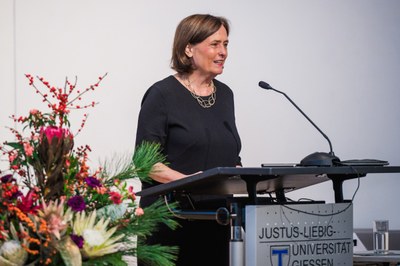 DFG-Präsidentin und JLU-Biochemikerin Prof. Dr. Katja Becker hielt in diesem Jahr die Festrede. Foto: JLU / Katrina Friese