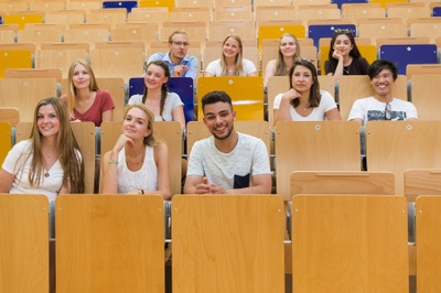 Hörsaalluft schnuppern: Beim Schnupperstudium Rechtswissenschaft der Justus-Liebig-Universität Gießen ist das ab jetzt möglich. Foto: JLU / Katrina Friese (Symbolbild)