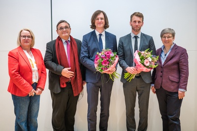 Das JLU-Präsidium ist wieder komplett (von links): JLU-Kanzlerin Susanne Kraus, Prof. Martin Kramer, Vizepräsident für Forschung und Förderung des wissenschaftlichen Nachwuchses, Prof. Alexander Goesmann, Vizepräsident für Studium und Lehre, Prof. Karsten Krüger, Vizepräsident für Wissenschaftliche Infrastruktur, JLU-Präsidentin Prof. Katharina Lorenz.