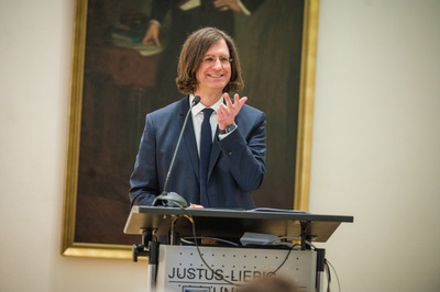 Prof. Dr. Alexander Goesmann, bislang Vizepräsident für Wissenschaftliche Infrastruktur ist neuer Vizepräsident für Studium und Lehre. Foto: JLU / Till Schürmann