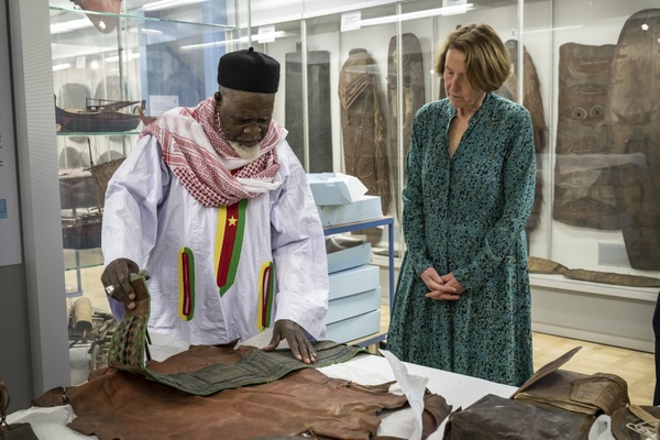 Foto: Besuch Lamido (Kamerun) im Überseemuseum Bremen