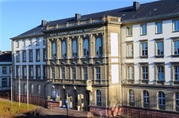 The main university building (Image: JLU Press Office/Franz Möller)