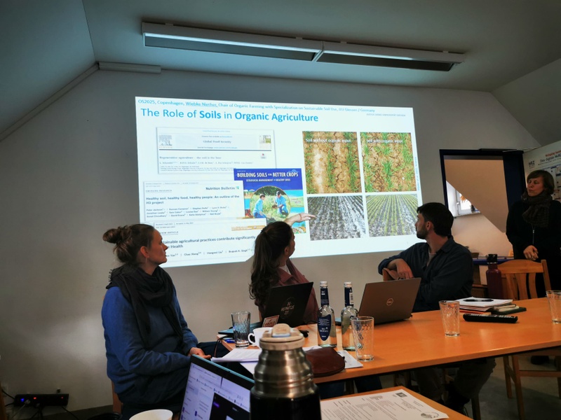 Wiebke Niether highlighting soil functions in organic agriculture © Muthuwahandi.jpg