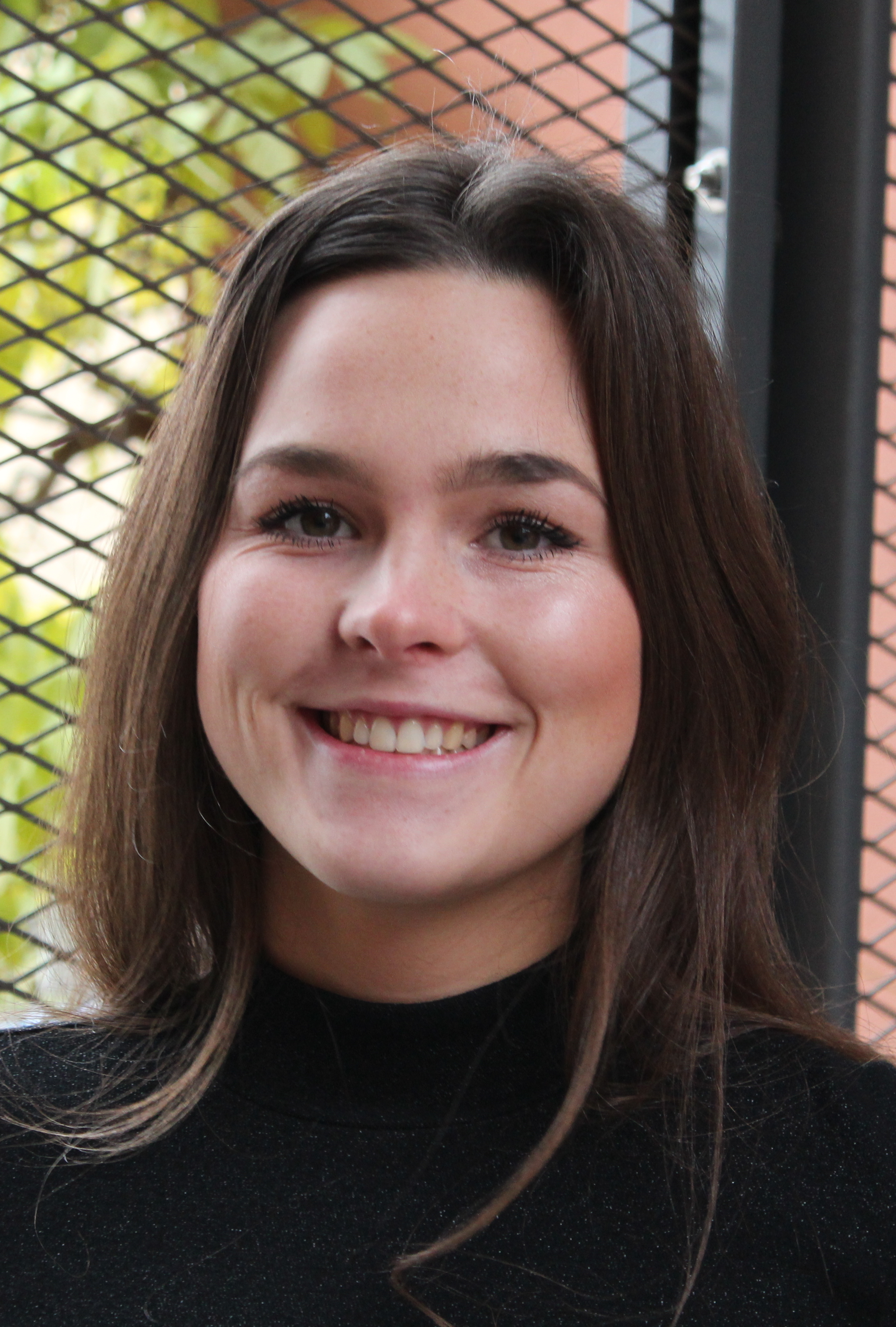 Louisa Foto zugeschnitten