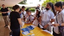 Infotisch der JLU bei der Hochschulmesse der Deutschen Schule in Cali (Kolumbien)