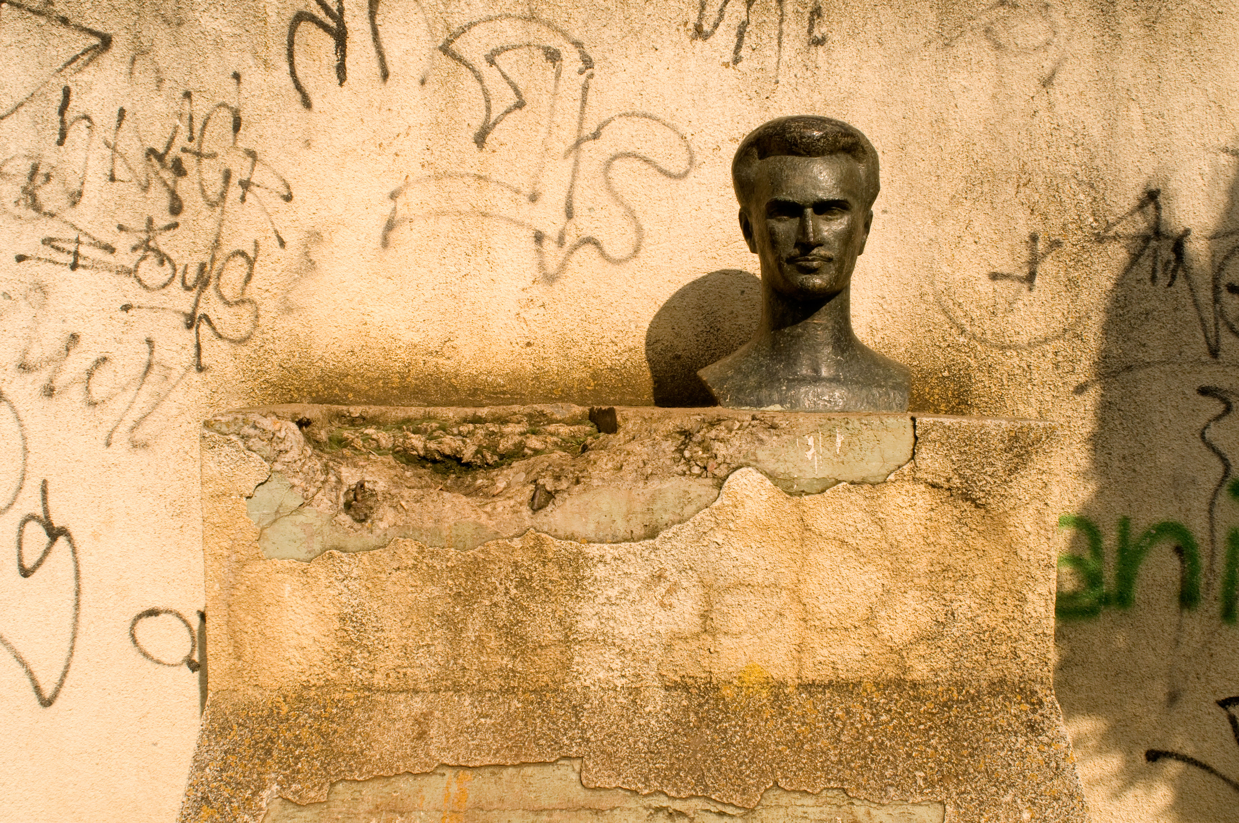 Plakat MOnuMENTI.jpg